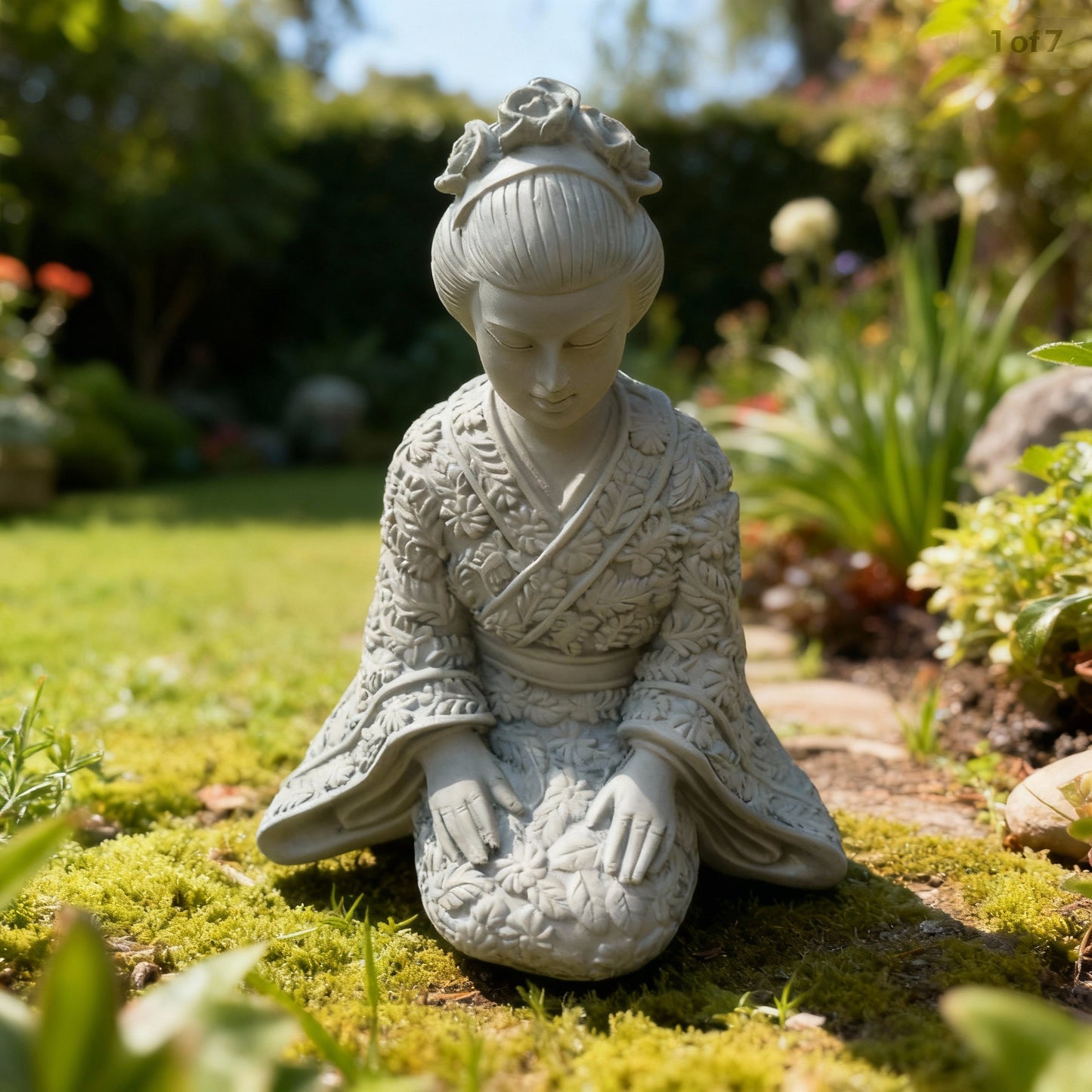 Sitting Geisha Statue